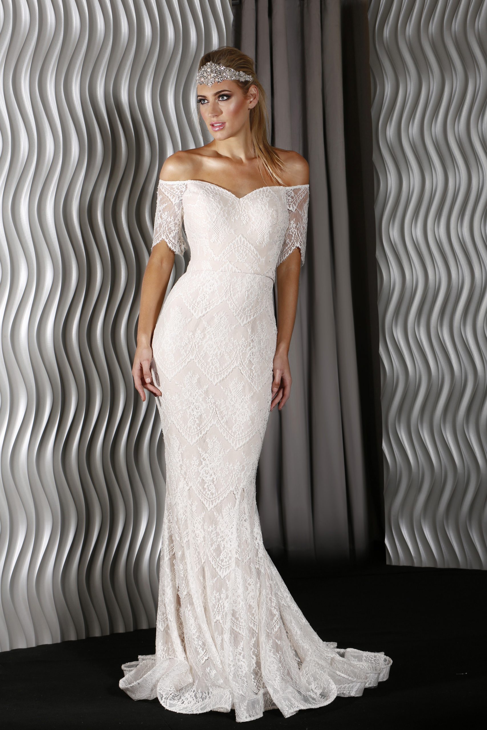 JX5054, Elegant Lace Jadore Gown